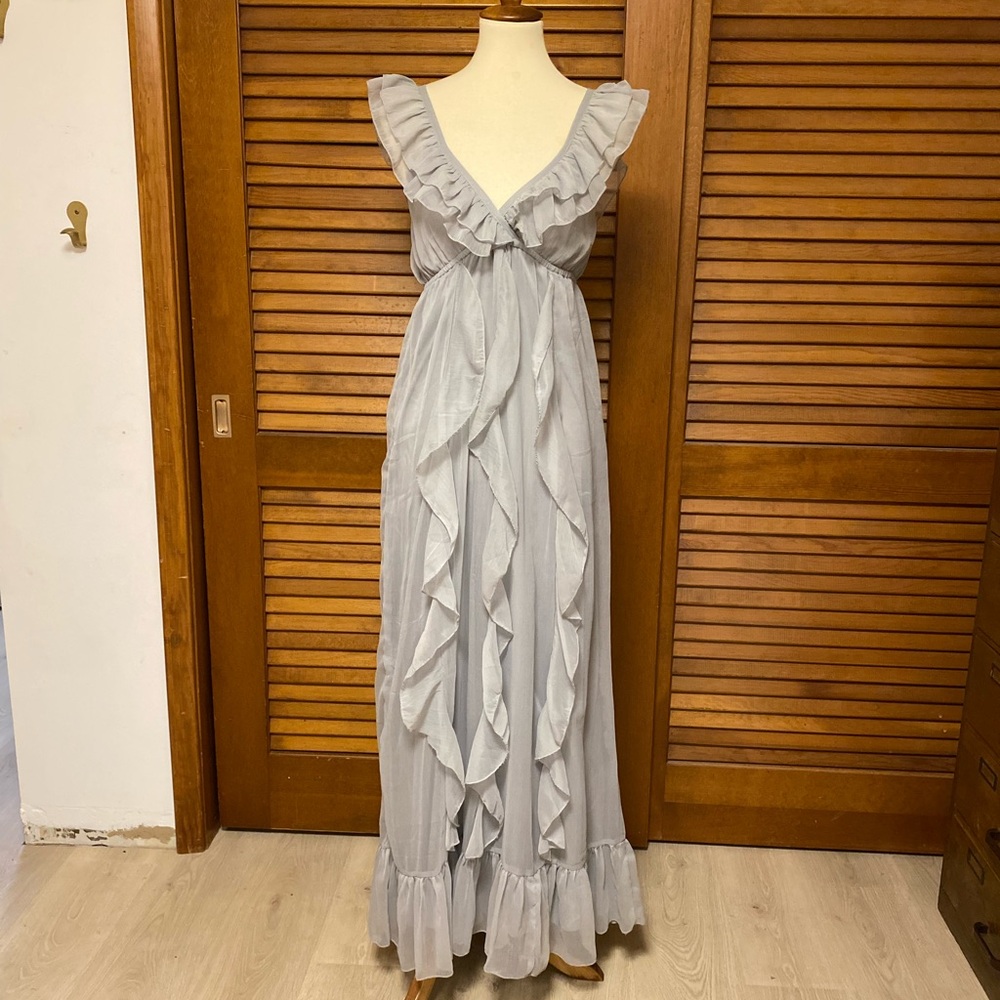 Romeo & Juliet Couture Light Gray Ruffle Maxi Dress